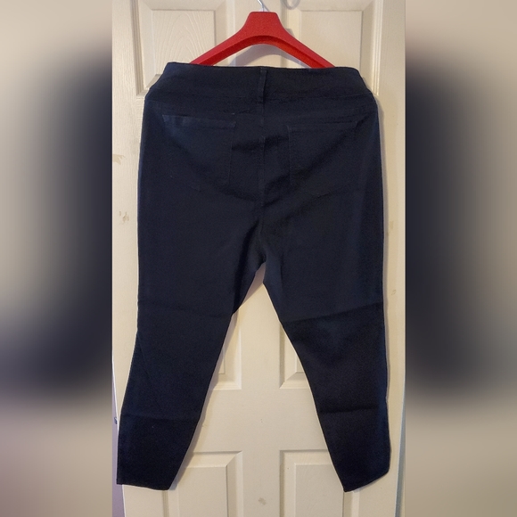 High Rise Skinny Jegging - Picture 9 of 9